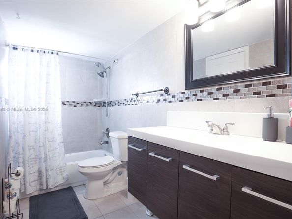 7561 NW 16th St 2305, Plantation FL 33313