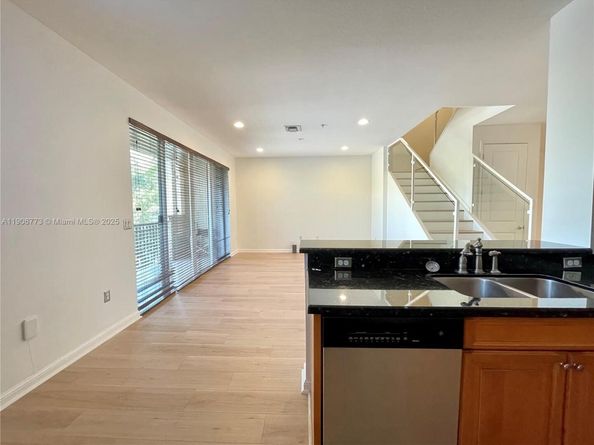 3020 NW 125th Ave 304, Sunrise FL 33323