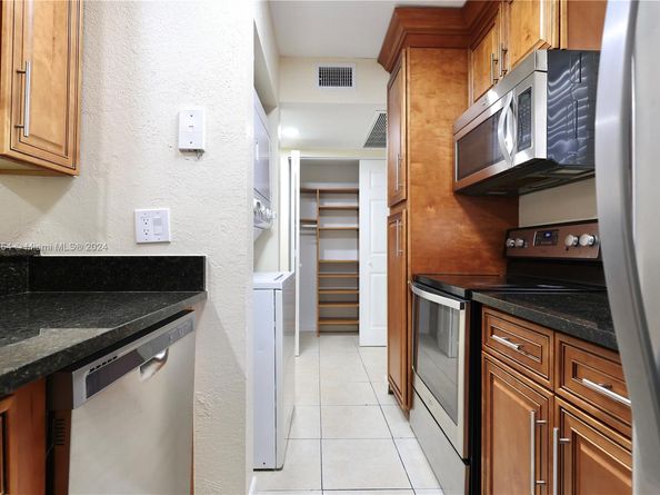 909 Twin Lakes Dr 3F, Coral Springs FL 33071