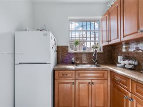 9311 SW 37th St, Miami FL 33165