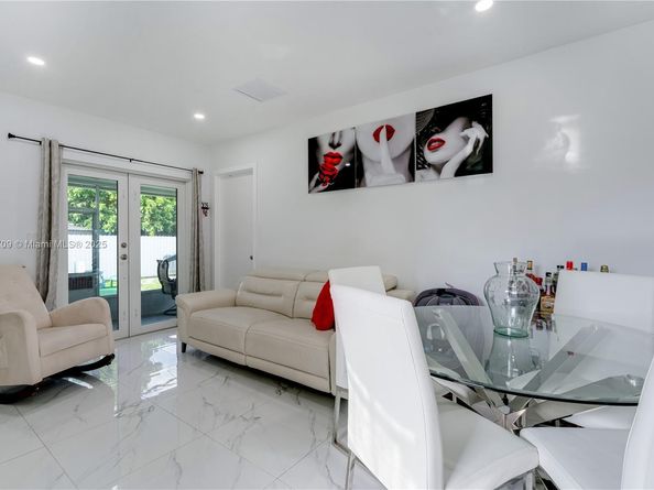 9311 SW 37th St, Miami FL 33165