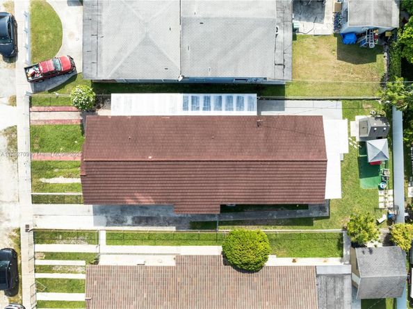 9311 SW 37th St, Miami FL 33165
