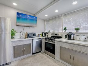 9311 SW 37th St, Miami FL 33165