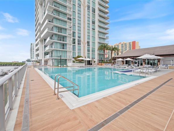 300 Sunny Isles Blvd 41501, Sunny Isles Beach FL 33160