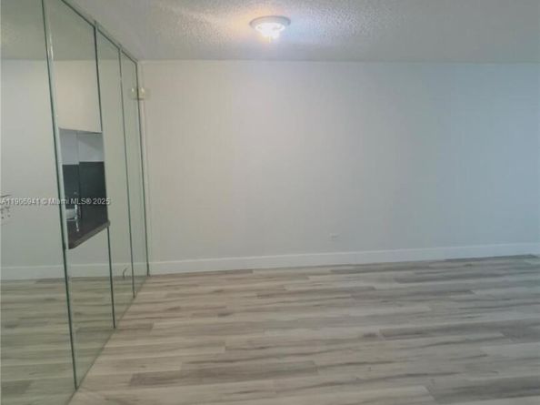 443 NE 195th St 338, Miami FL 33179