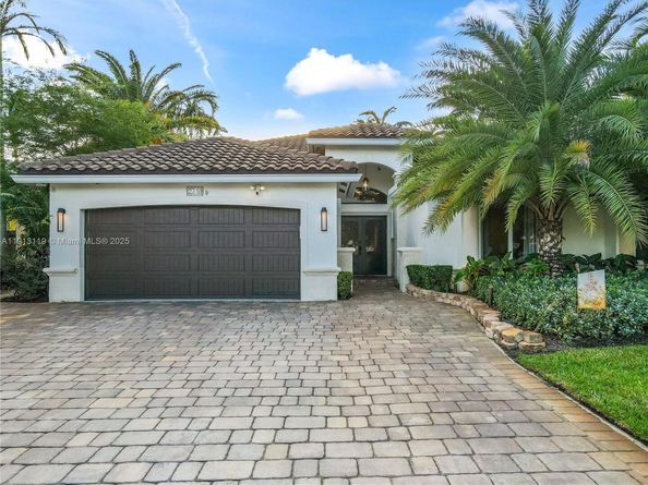 2310 NW 189th Ave, Pembroke Pines FL 33029