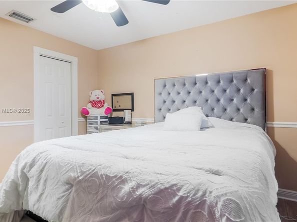 2310 NW 189th Ave, Pembroke Pines FL 33029