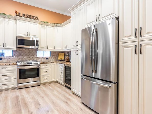 2310 NW 189th Ave, Pembroke Pines FL 33029