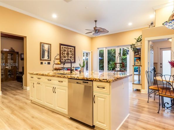 2310 NW 189th Ave, Pembroke Pines FL 33029