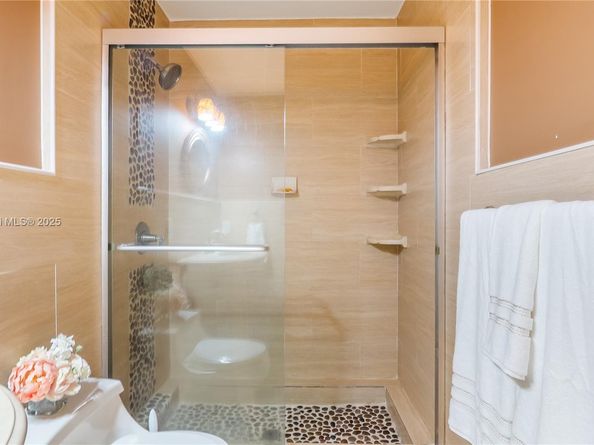 2310 NW 189th Ave, Pembroke Pines FL 33029