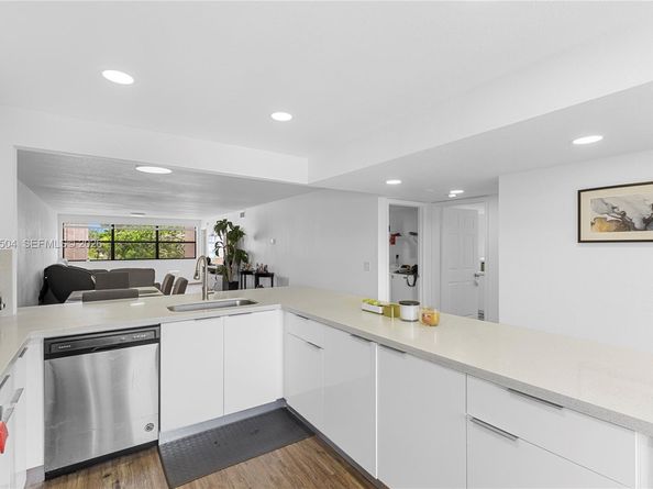 2704 NW 104th Ave 306, Sunrise FL 33322