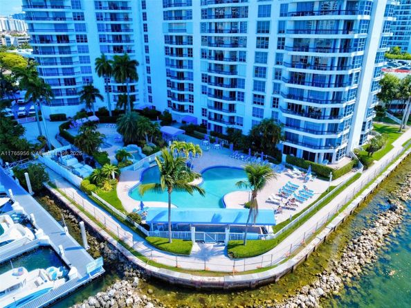 3530 Mystic Pointe Dr 2903, Aventura FL 33180