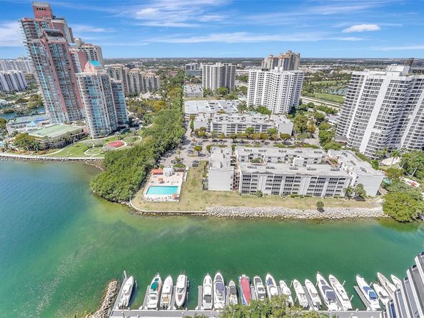 3530 Mystic Pointe Dr 2903, Aventura FL 33180