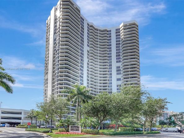 3530 Mystic Pointe Dr 2903, Aventura FL 33180
