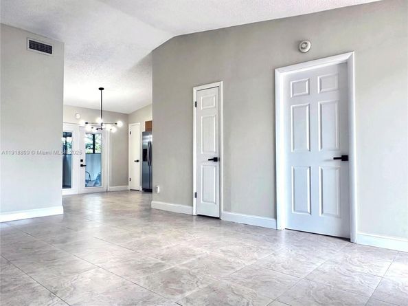 11117 SW 122nd Ct, Miami FL 33186