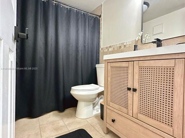 11117 SW 122nd Ct, Miami FL 33186