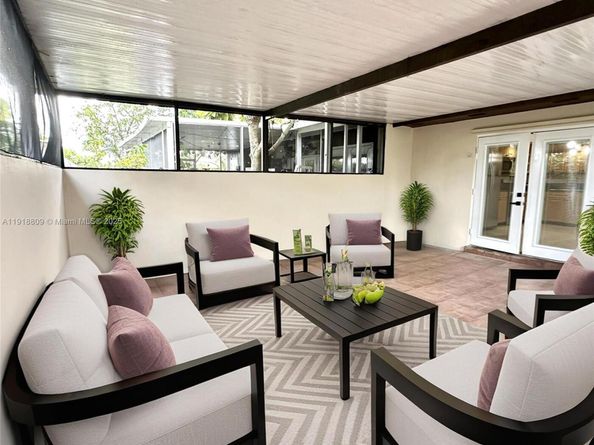 11117 SW 122nd Ct, Miami FL 33186