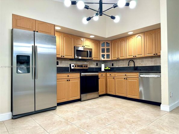 11117 SW 122nd Ct, Miami FL 33186