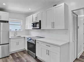 2135 SW 4th St, Miami FL 33135