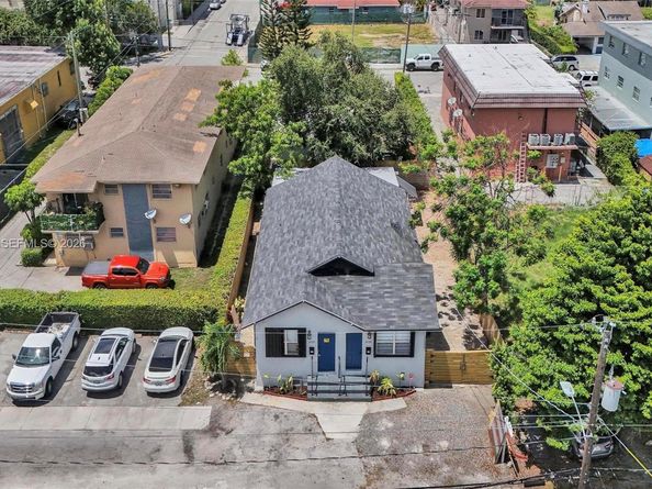 2135 SW 4th St, Miami FL 33135