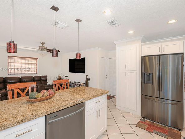 13137 SW 3rd St, Miami FL 33184
