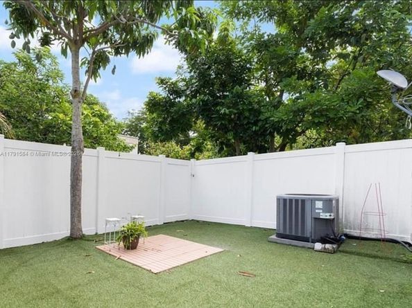 8091 NW 12th St H, Margate FL 33063