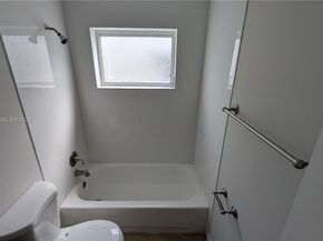 5709 NW 64th Way, Tamarac FL 33321