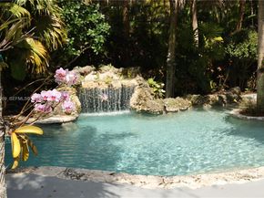 6065 SW 133rd St, Pinecrest FL 33156