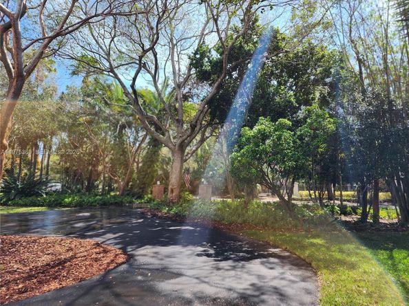 6065 SW 133rd St, Pinecrest FL 33156