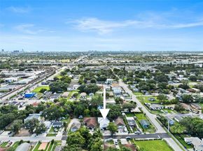 2788 NW 48th St, Miami FL 33142