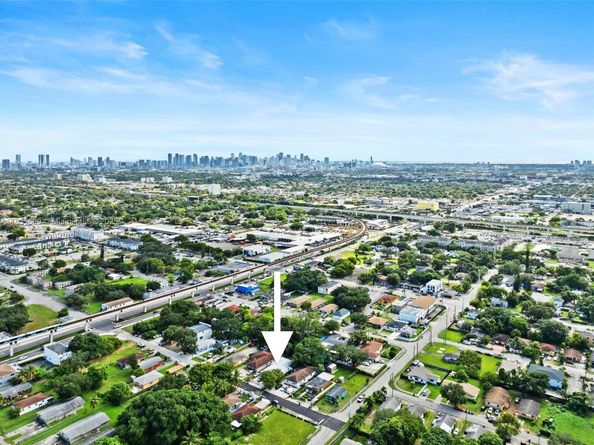 2788 NW 48th St, Miami FL 33142
