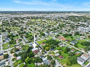2788 NW 48th St, Miami FL 33142