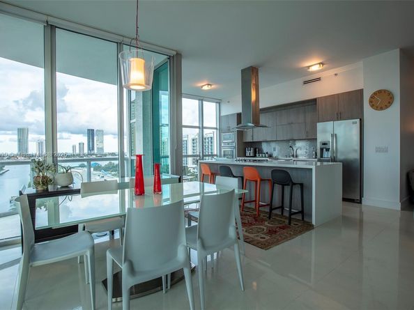 3131 NE 188th St 21002, Aventura FL 33180