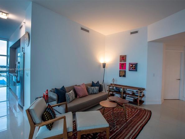 3131 NE 188th St 21002, Aventura FL 33180