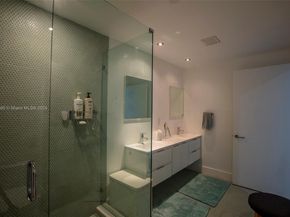 3131 NE 188th St 21002, Aventura FL 33180