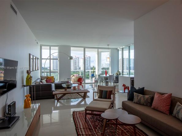 3131 NE 188th St 21002, Aventura FL 33180