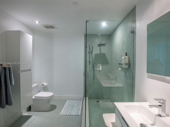 3131 NE 188th St 21002, Aventura FL 33180