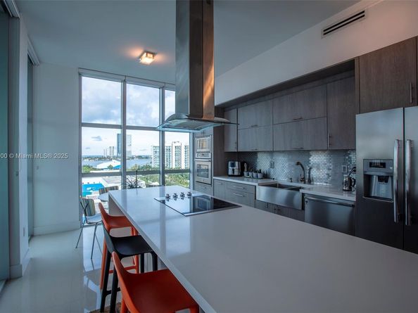 3131 NE 188th St 21002, Aventura FL 33180