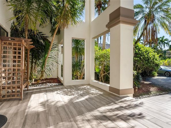 10395 SW 67th Ave, Pinecrest FL 33156