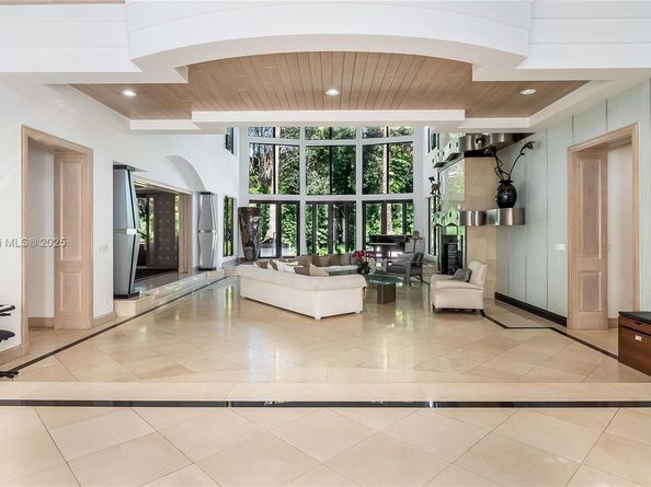 10395 SW 67th Ave, Pinecrest FL 33156