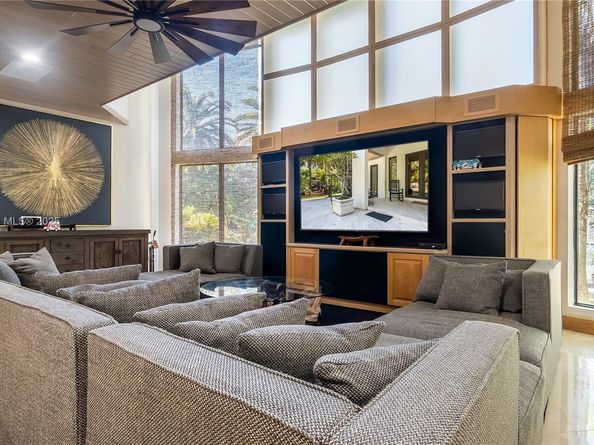 10395 SW 67th Ave, Pinecrest FL 33156