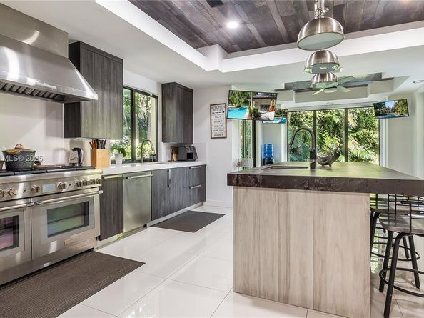 10395 SW 67th Ave, Pinecrest FL 33156