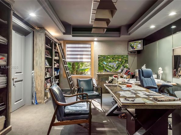 10395 SW 67th Ave, Pinecrest FL 33156