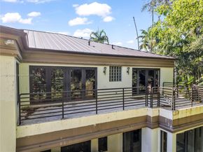 10395 SW 67th Ave, Pinecrest FL 33156