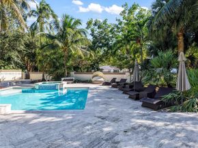 10395 SW 67th Ave, Pinecrest FL 33156