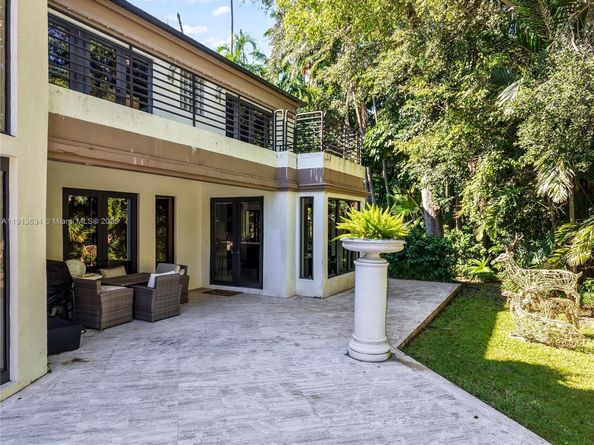 10395 SW 67th Ave, Pinecrest FL 33156