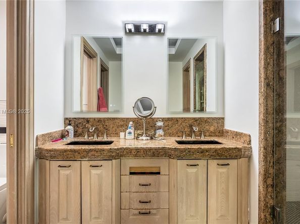 10395 SW 67th Ave, Pinecrest FL 33156