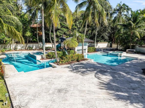 10395 SW 67th Ave, Pinecrest FL 33156