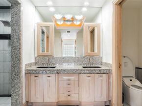 10395 SW 67th Ave, Pinecrest FL 33156