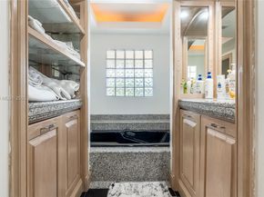 10395 SW 67th Ave, Pinecrest FL 33156